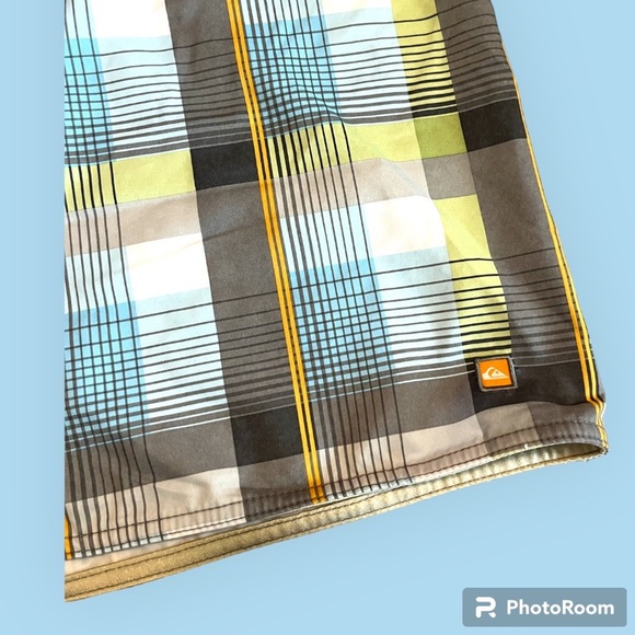 Quicksilver board shorts - Picture 3 of 5